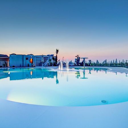 Mediterraneo Hotel & Suites Cattolica Luaran gambar