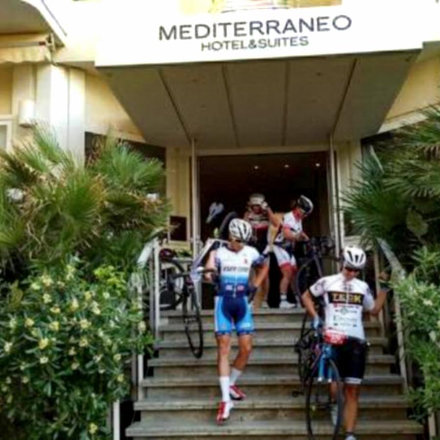 Mediterraneo Hotel & Suites Cattolica Luaran gambar