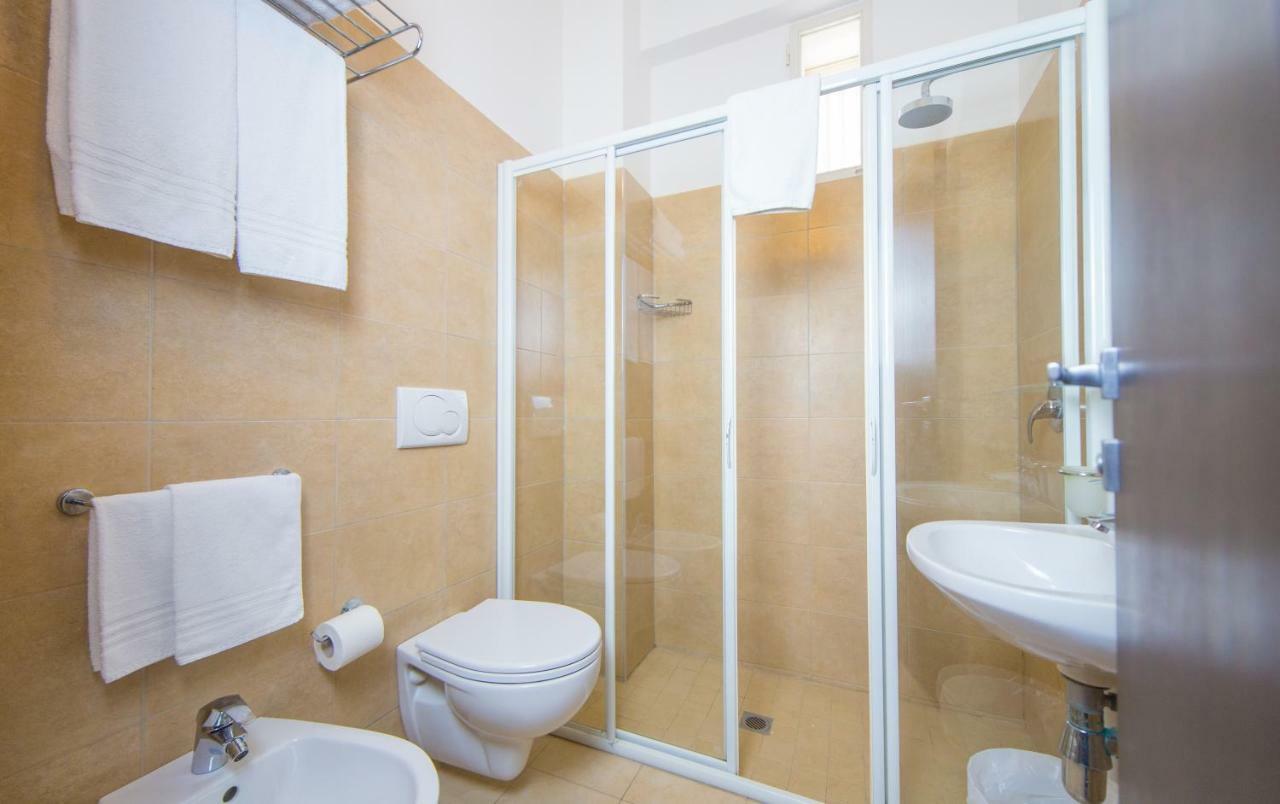 Mediterraneo Hotel & Suites Cattolica Luaran gambar