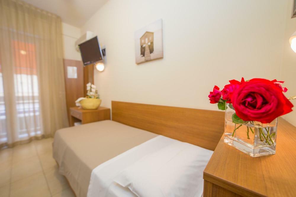 Mediterraneo Hotel & Suites Cattolica Luaran gambar