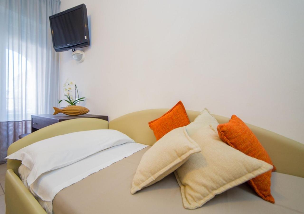 Mediterraneo Hotel & Suites Cattolica Luaran gambar
