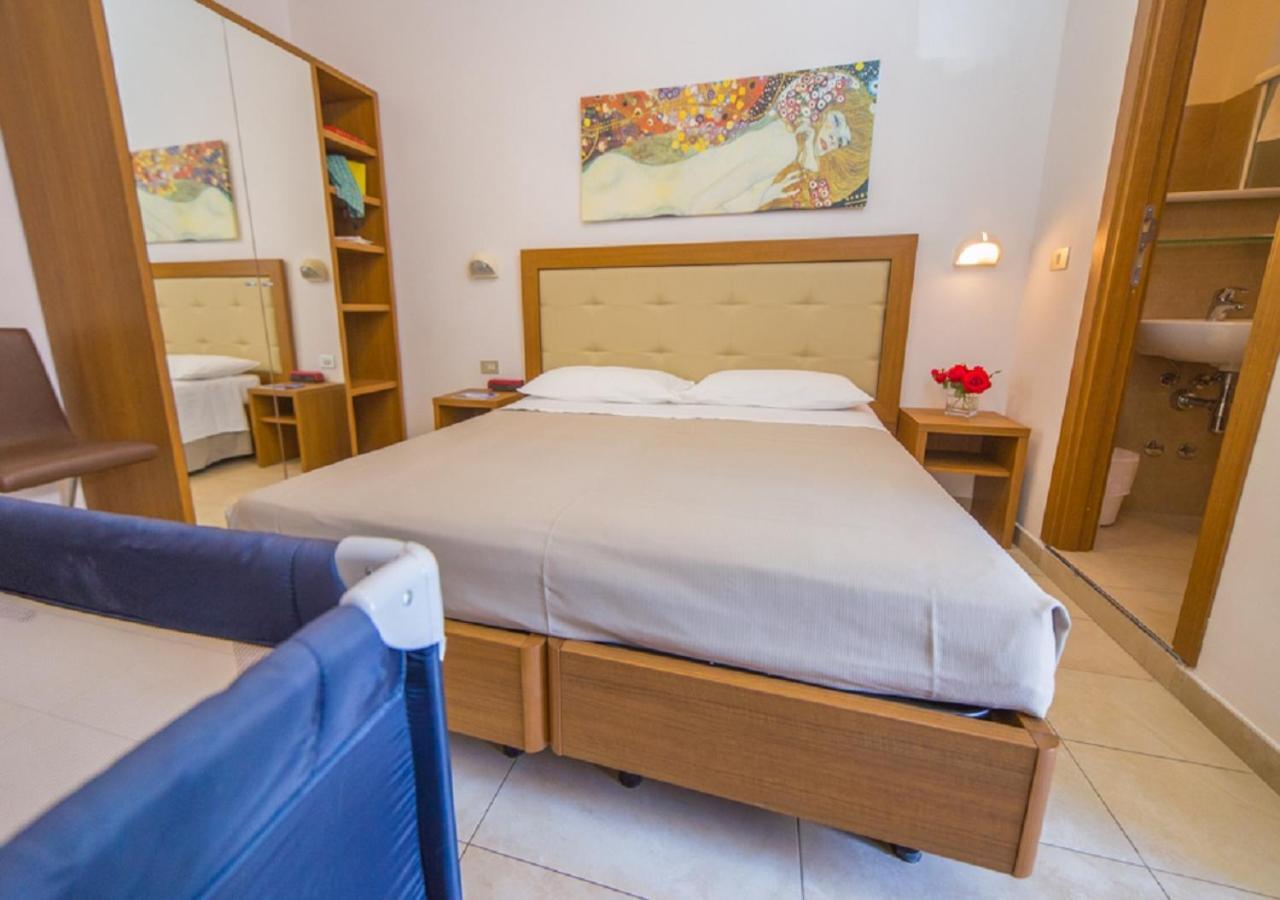 Mediterraneo Hotel & Suites Cattolica Luaran gambar