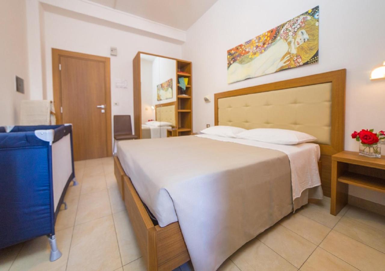 Mediterraneo Hotel & Suites Cattolica Luaran gambar