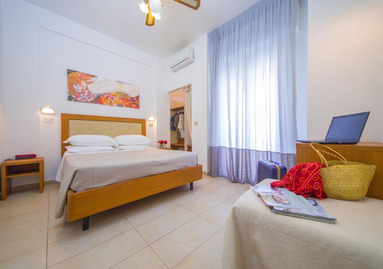 Mediterraneo Hotel & Suites Cattolica Luaran gambar